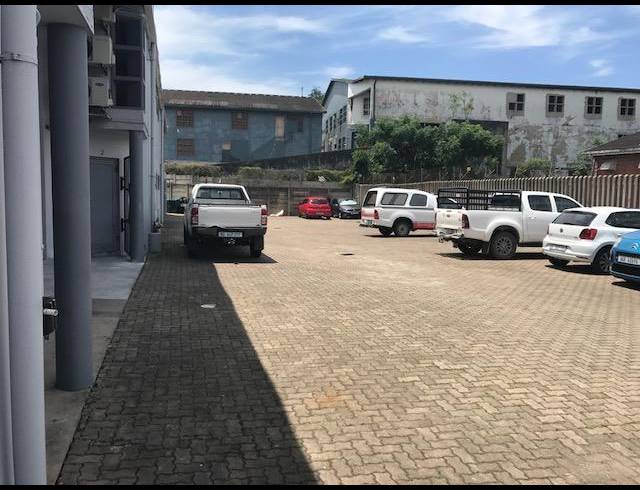 265M² WAREHOUSE TO LET IN SPRINGFIELD